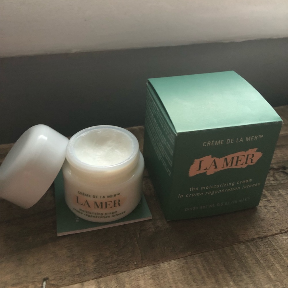 LA MER ( Moisturizing Cream )
